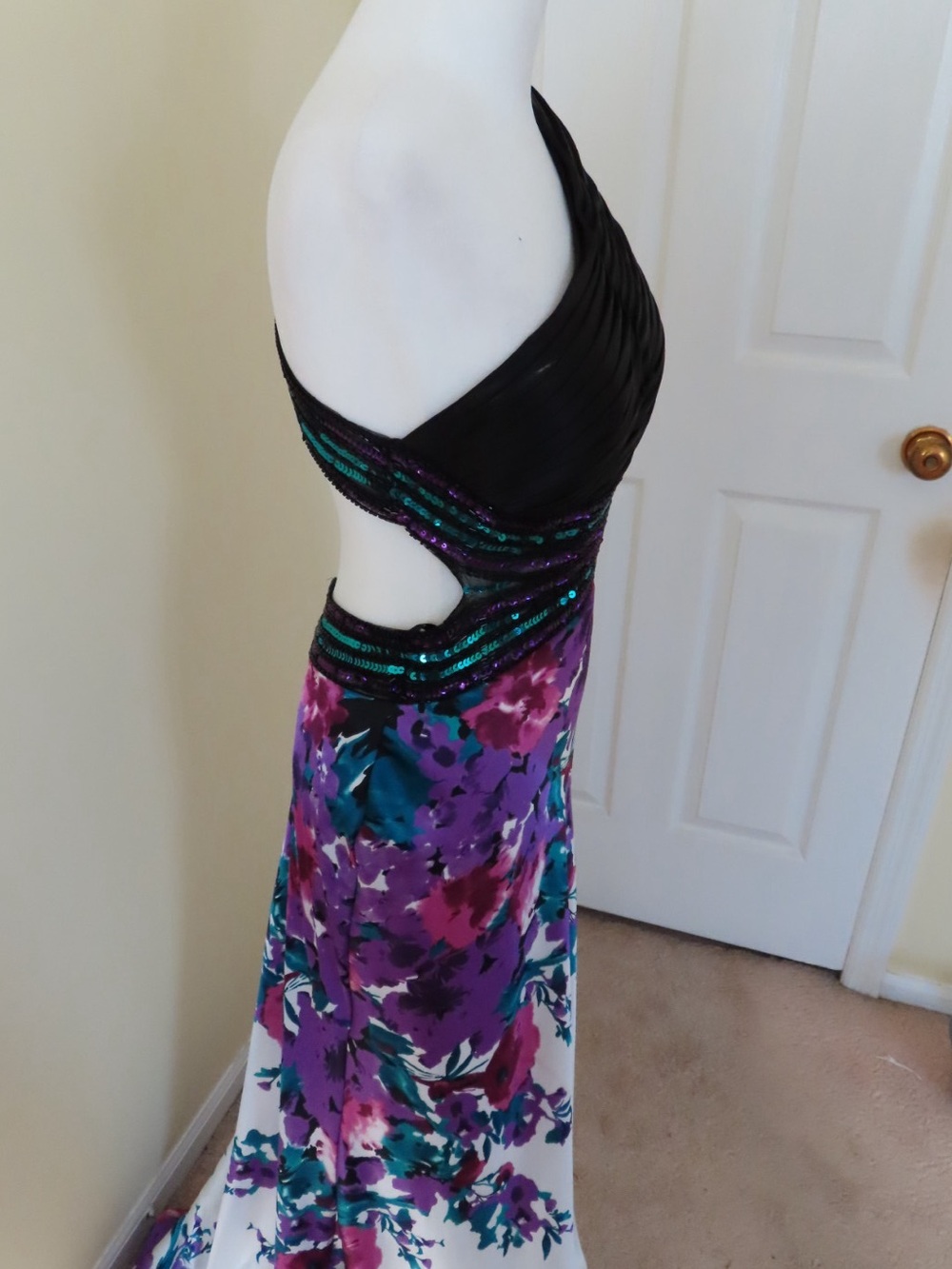 Cache One-Shoulder Floral Evening Gown - Picture 4 of 8